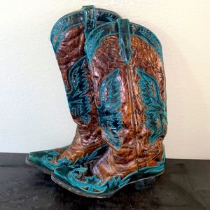 Size 9 Women’s Corral Boots Turquoise/Dark Brown
